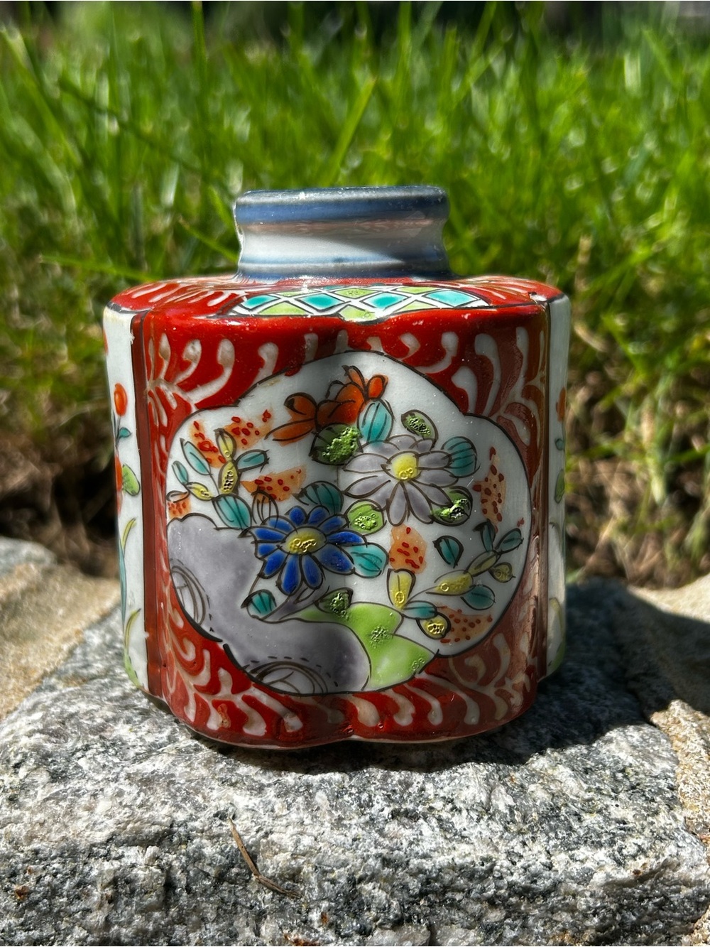 Chinoiserie octagonal painted tea caddy